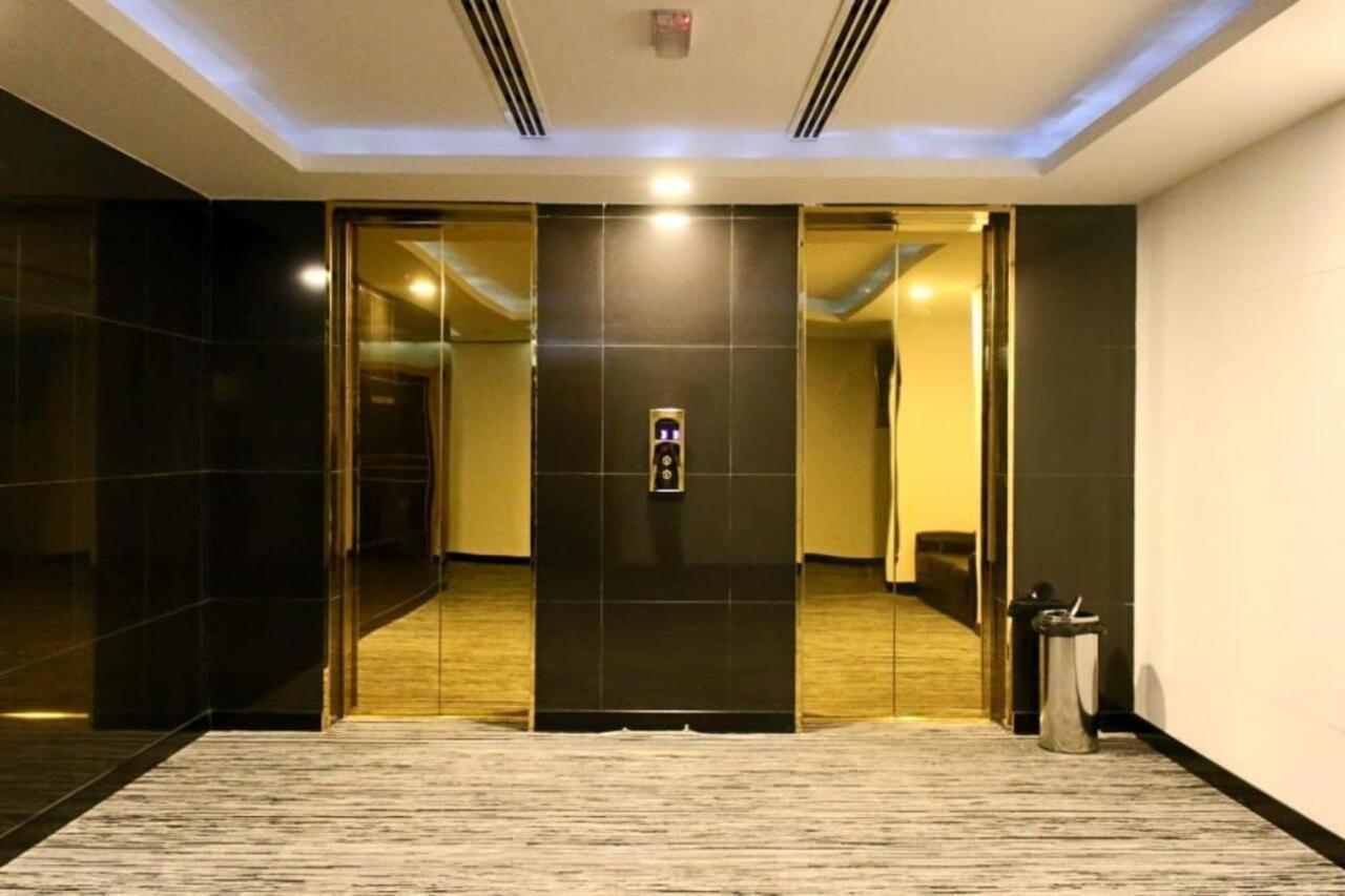 Parkside Plaza Muscat Hotel Eksteriør billede