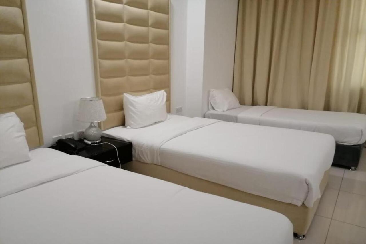 Parkside Plaza Muscat Hotel Eksteriør billede