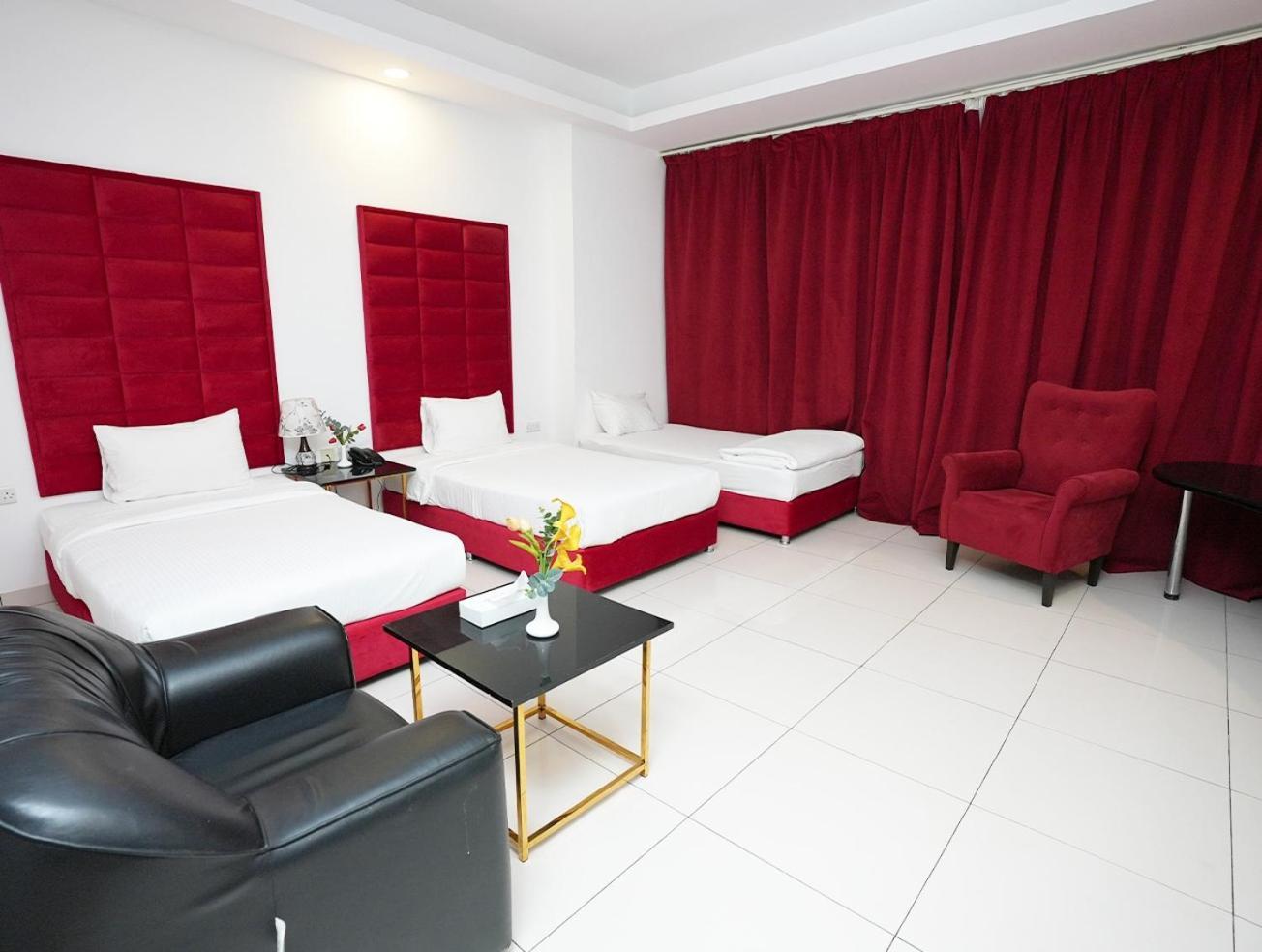 Parkside Plaza Muscat Hotel Eksteriør billede