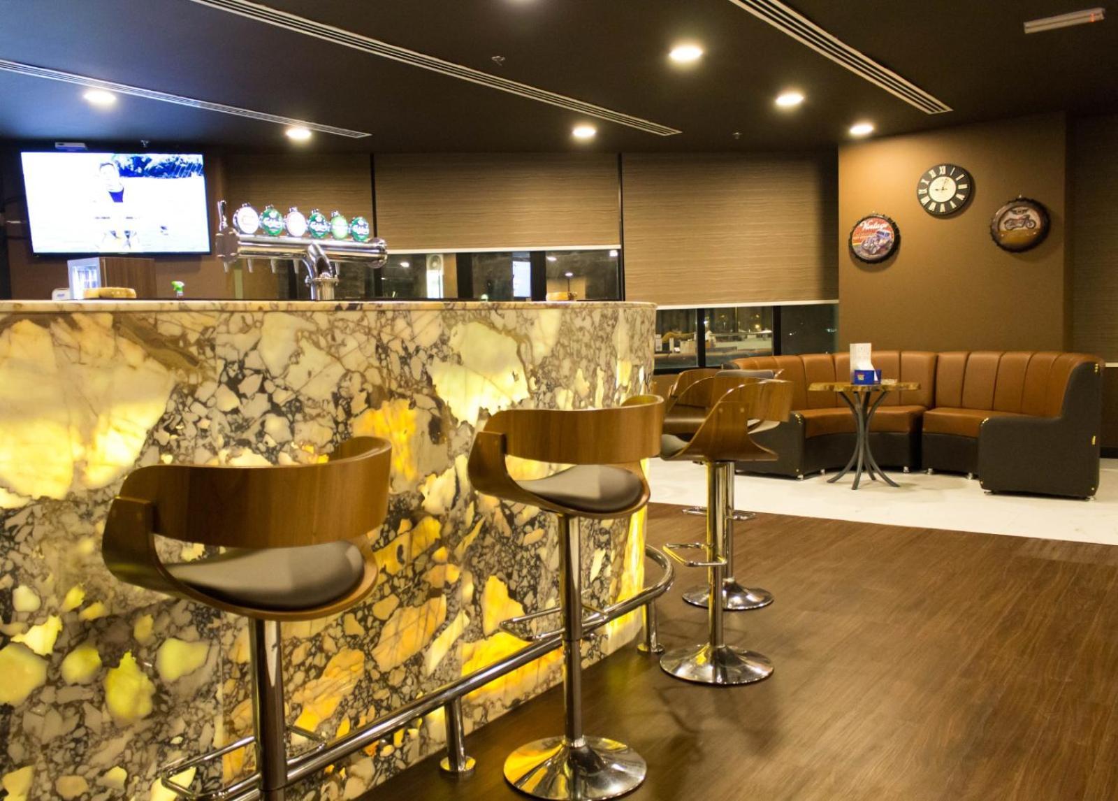 Parkside Plaza Muscat Hotel Eksteriør billede