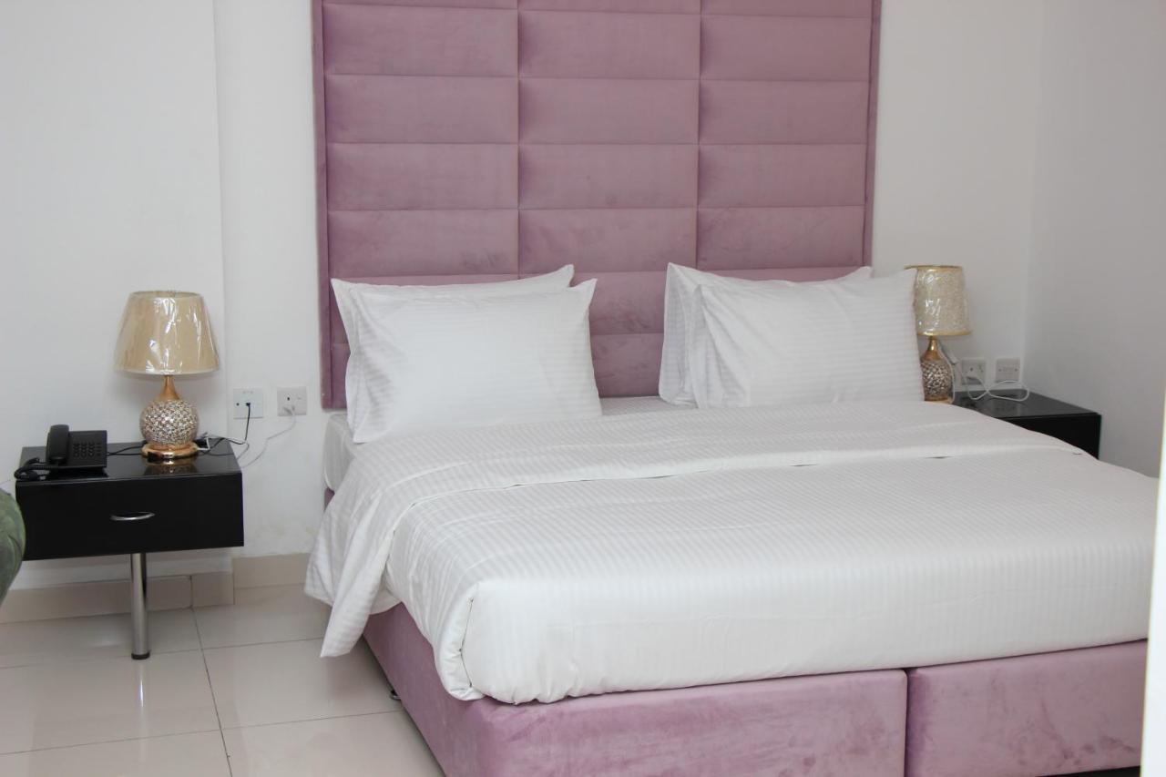 Parkside Plaza Muscat Hotel Eksteriør billede