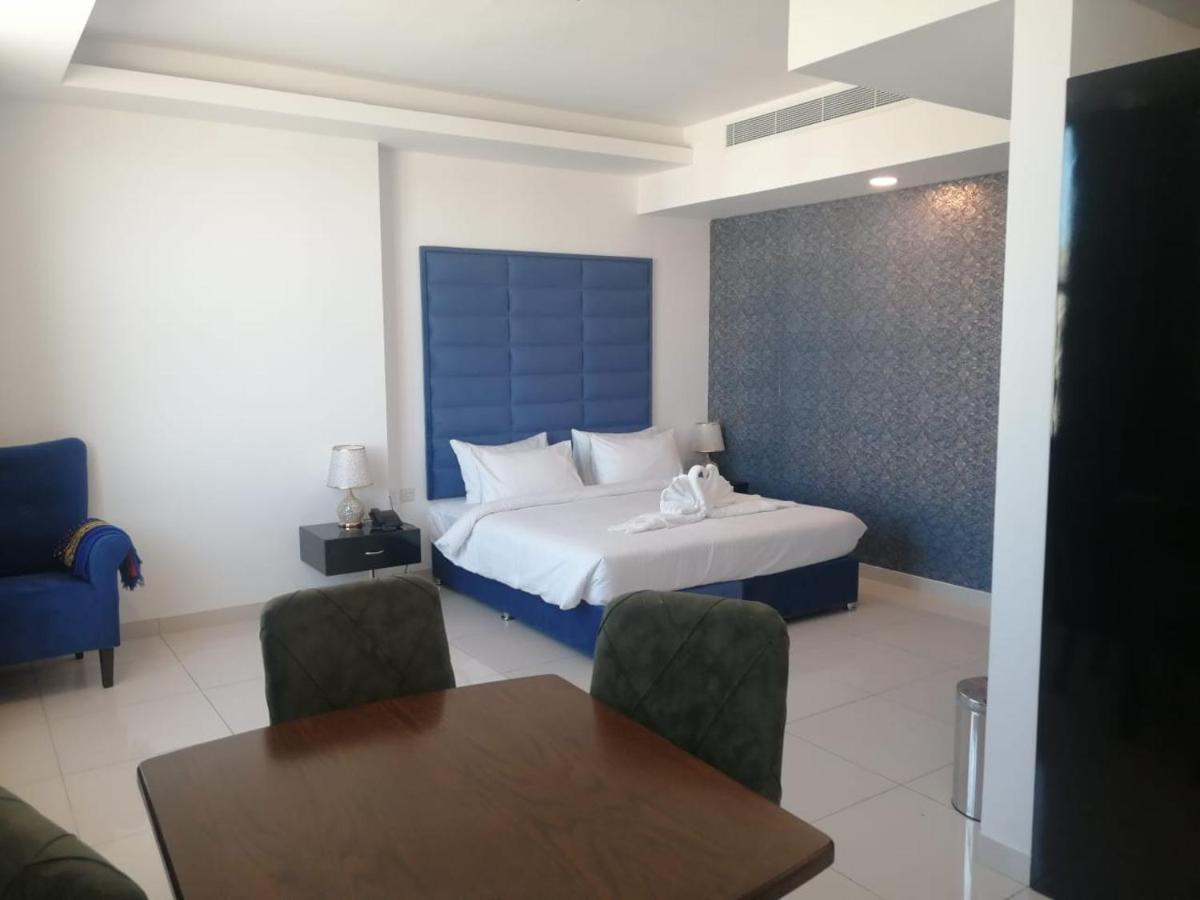 Parkside Plaza Muscat Hotel Eksteriør billede
