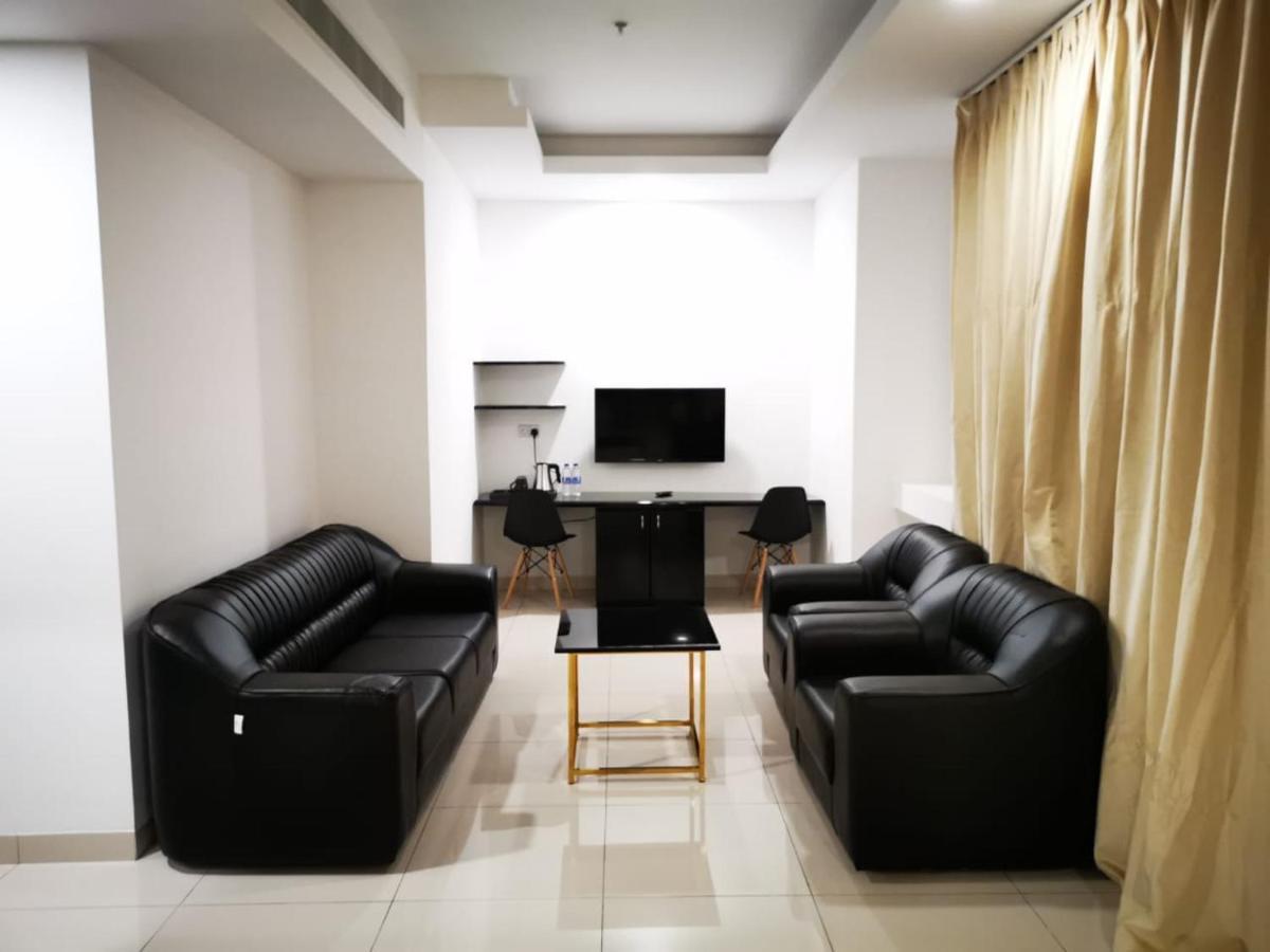 Parkside Plaza Muscat Hotel Eksteriør billede