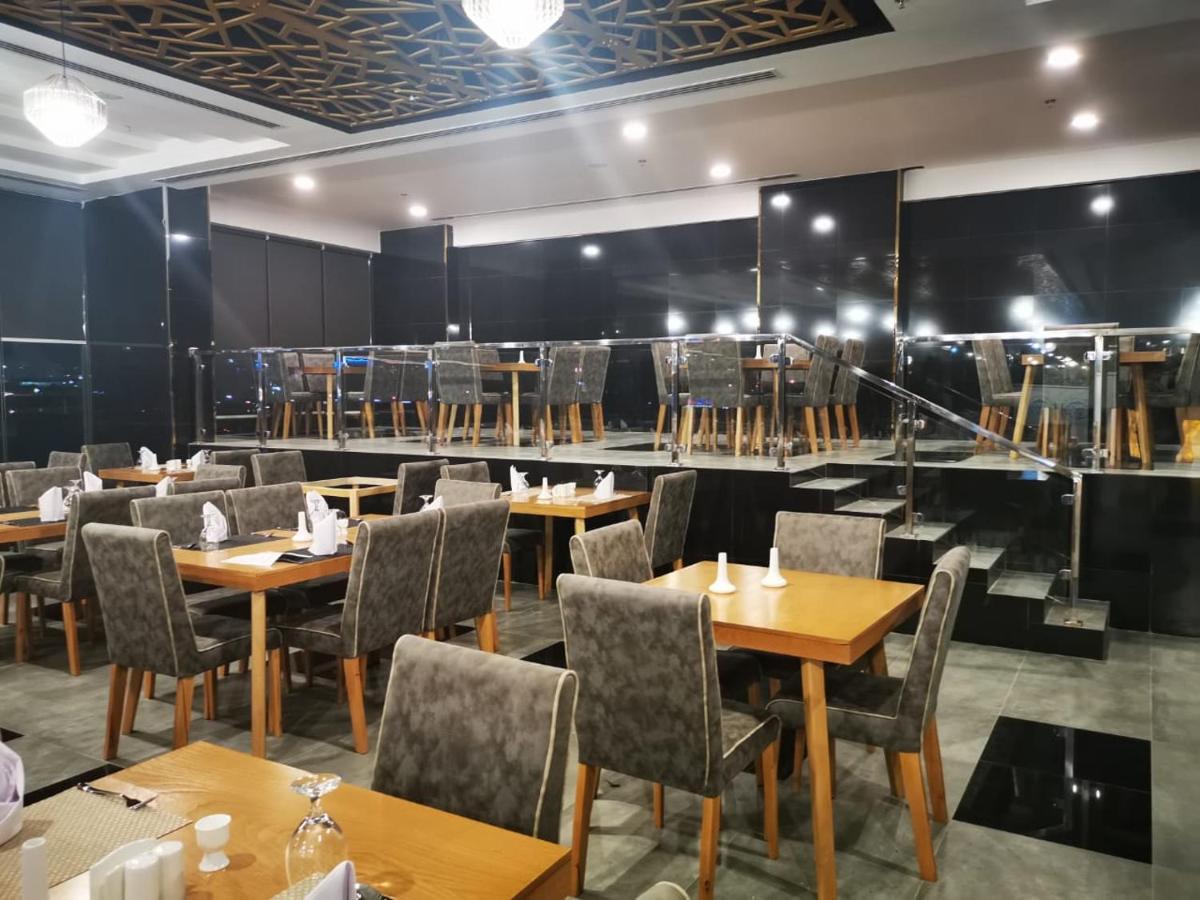 Parkside Plaza Muscat Hotel Eksteriør billede