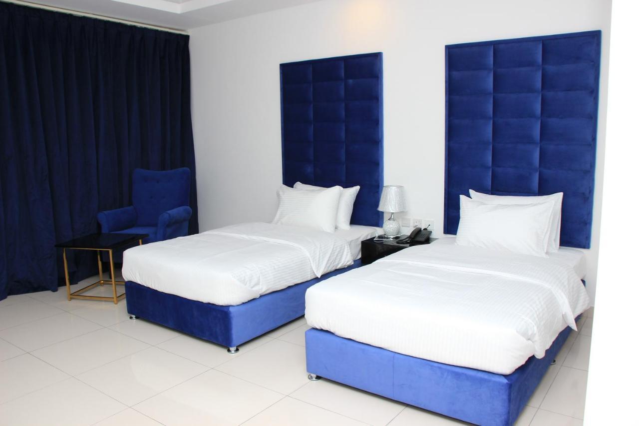 Parkside Plaza Muscat Hotel Eksteriør billede