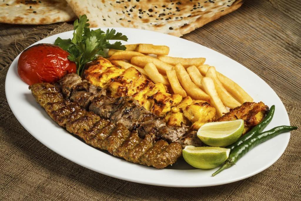 Parkside Plaza Muscat Hotel Eksteriør billede
