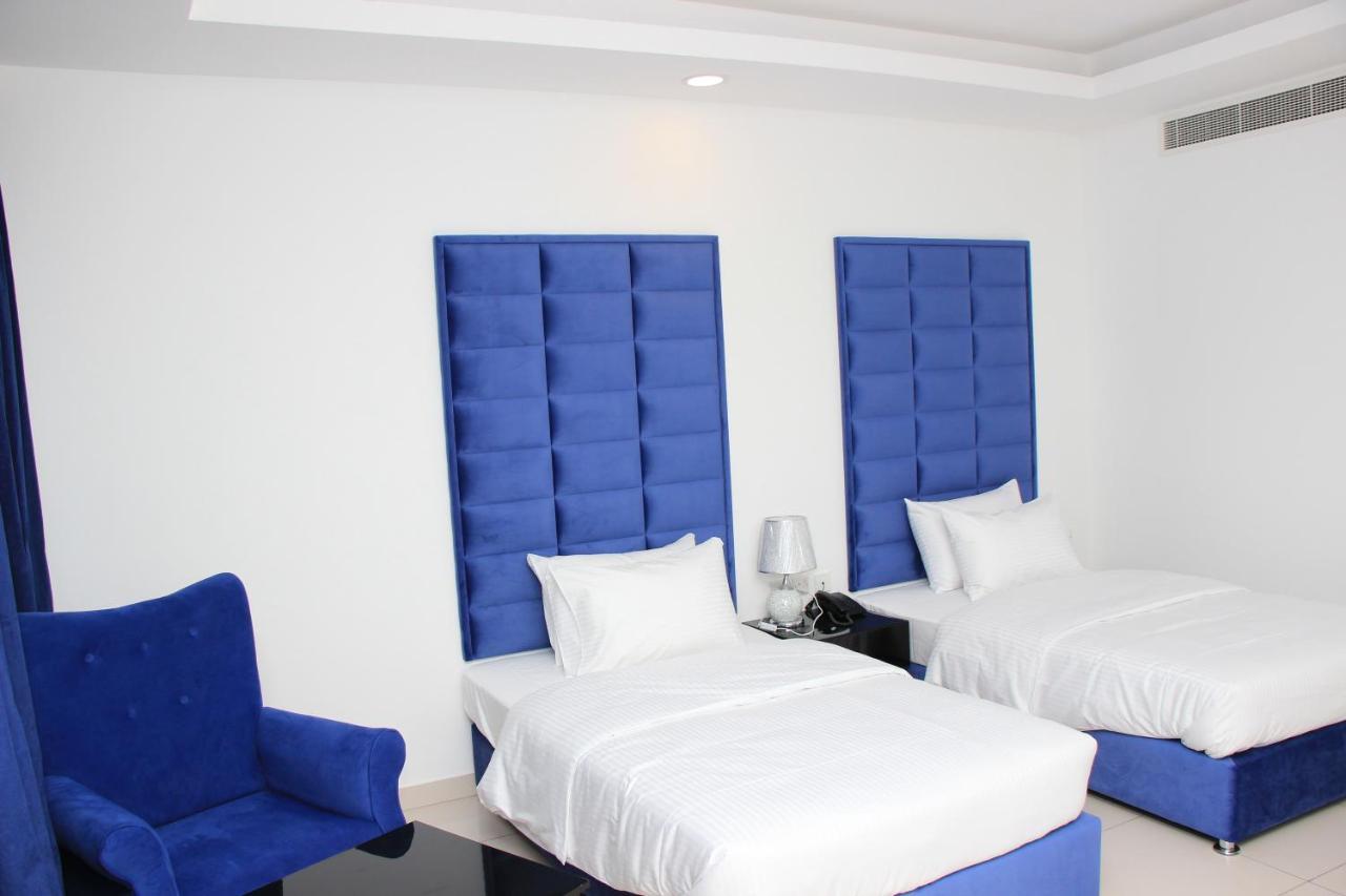 Parkside Plaza Muscat Hotel Eksteriør billede