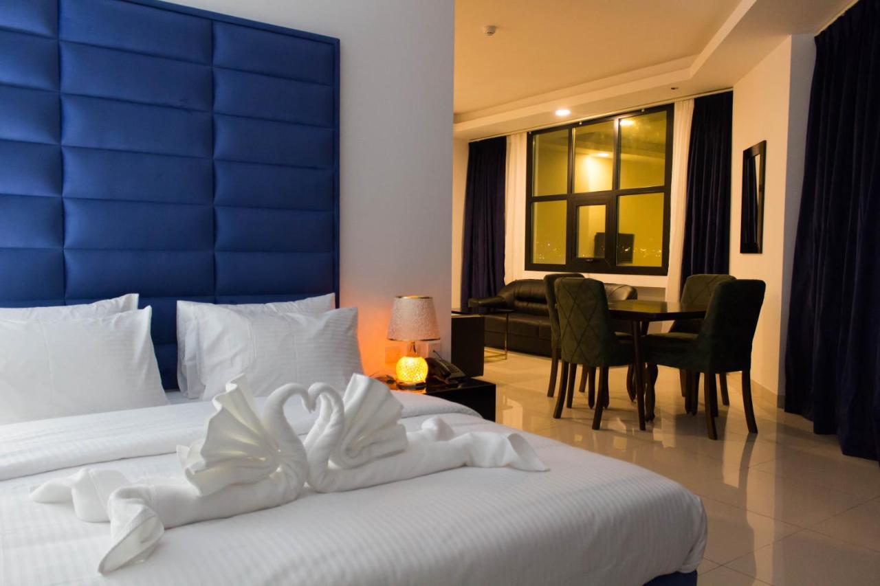 Parkside Plaza Muscat Hotel Eksteriør billede