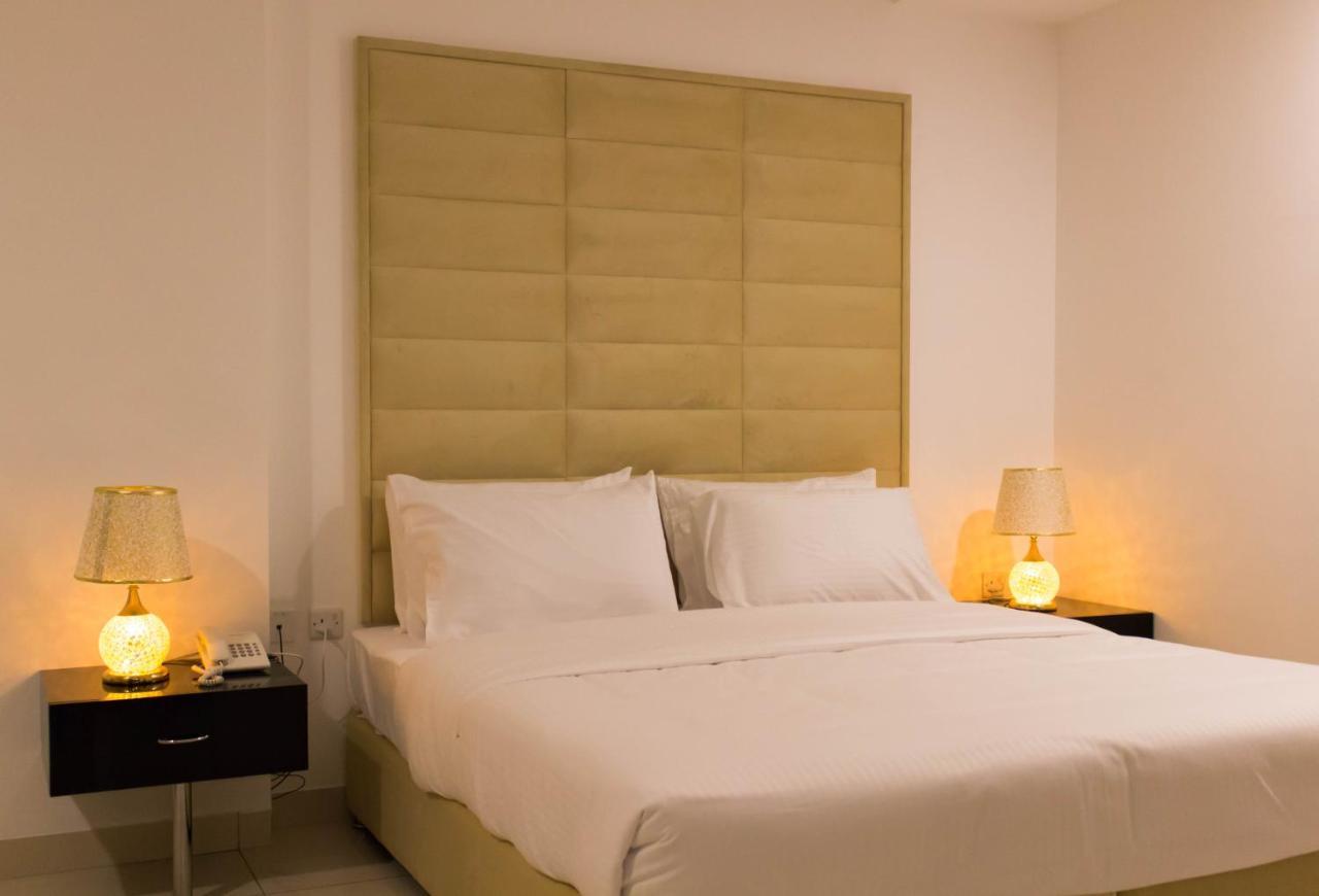 Parkside Plaza Muscat Hotel Eksteriør billede