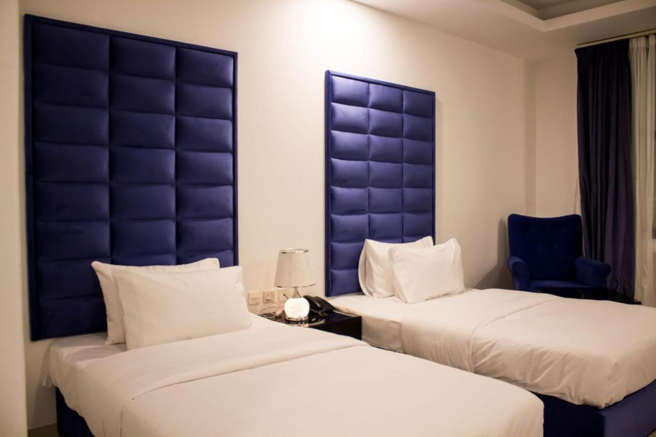 Parkside Plaza Muscat Hotel Eksteriør billede