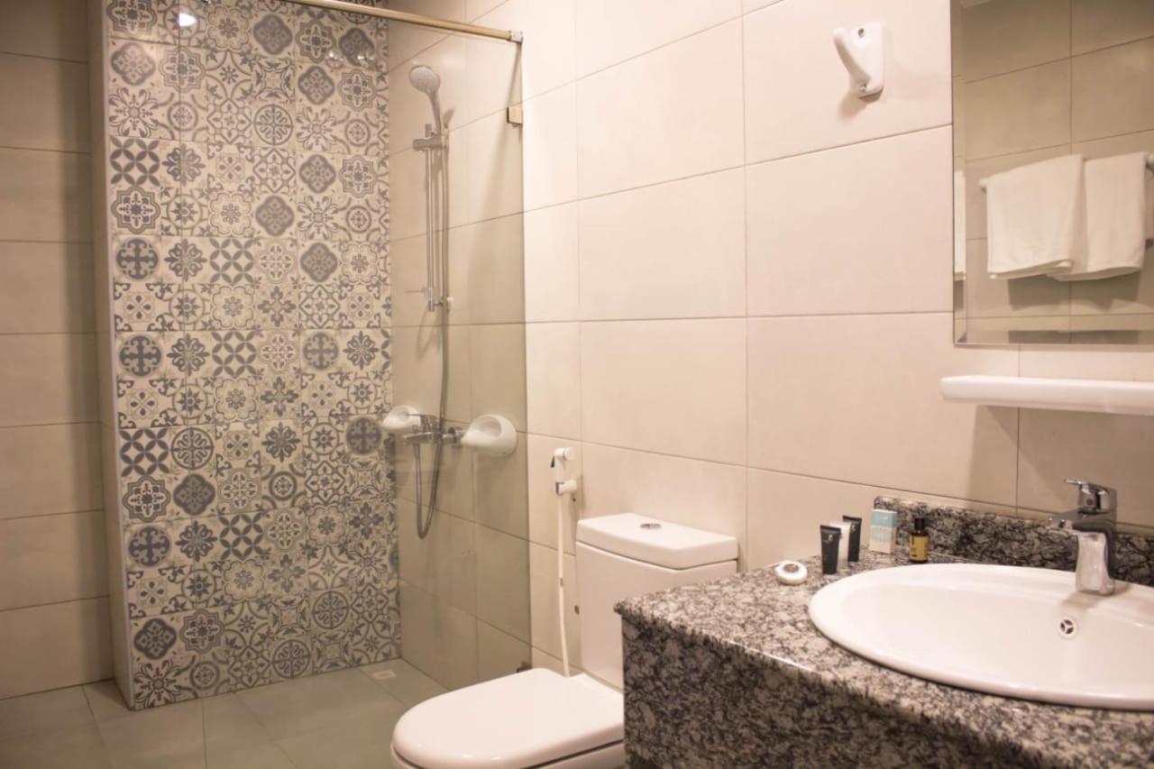 Parkside Plaza Muscat Hotel Eksteriør billede